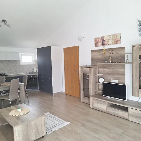 Olive Trees Apartamento Jezera